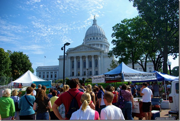 people_at_the_Madison_Wisconsin_farmers_market