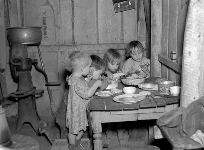 Christmas dinner in home of Earl Pauley