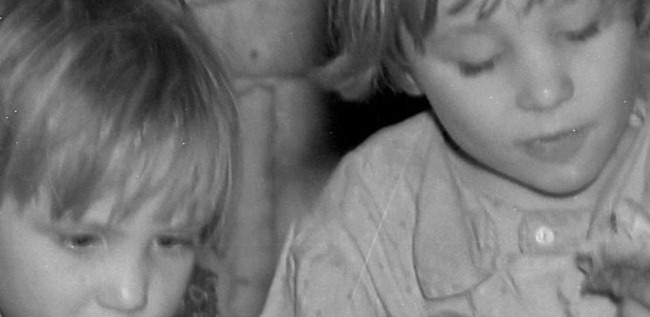 eyes Christmas dinner in home of Earl Pauley