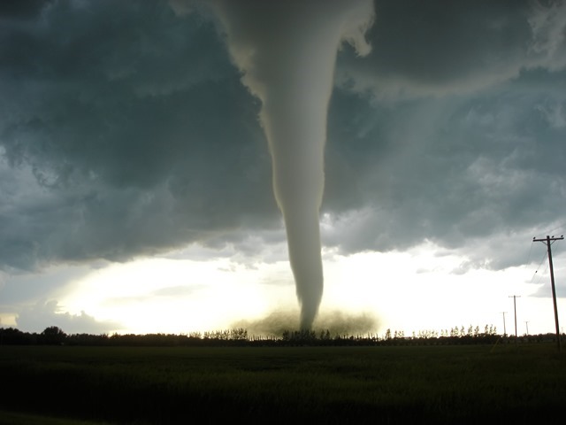 from wikimedia --- F5_tornado_Elie_Manitoba_2007